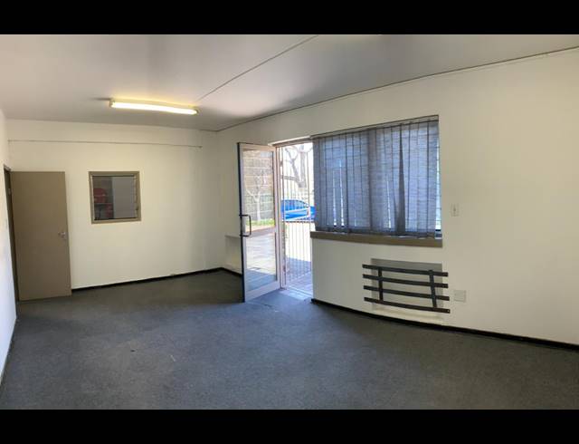 195M² WAREHOUSE TO LET IN STRIJDOMPARK